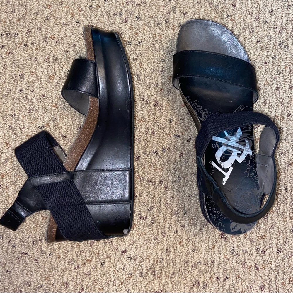 Black OTBT wedges
